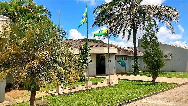 Juri absolve garota de 27 anos acusada de tentar matar ex-namorado a facadas em Vilhena