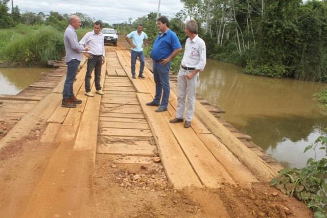 Ezequiel Neiva prepara construção de pontes de concreto nas Linhas 9 e 10, em Cabixi
