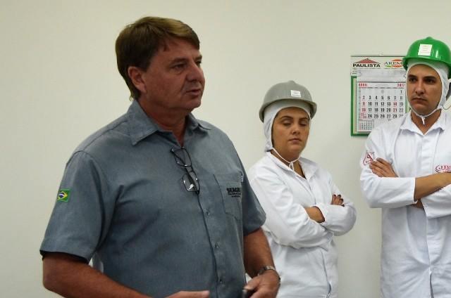 Após visitar frigorífico, secretário de Agricultura mantém otimismo, mas não descarta demissões