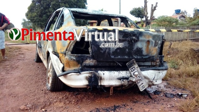 Após troca de tiros e agressões, carro com placas de Cerejeiras é incendiado em Pimenta Bueno