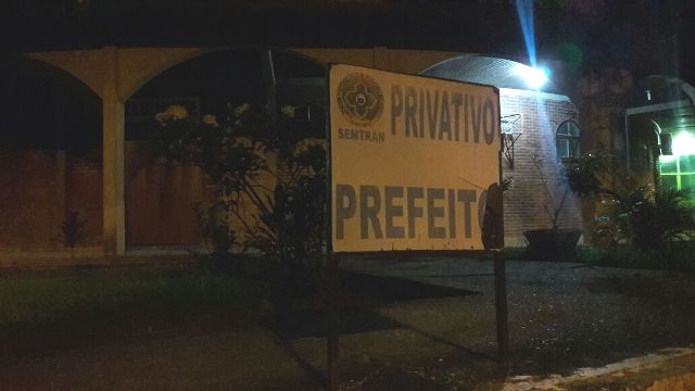 Câmera de filmagem escondida em gabinete de prefeita provoca tensão política em Vilhena