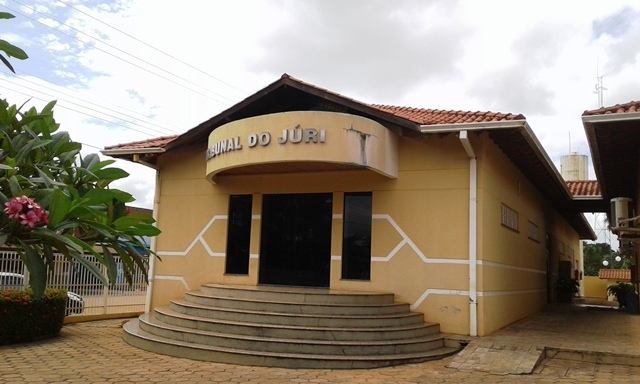 Acusado de tentar matar genro é condenado a um ano de “prisão aberta” em Cerejeiras