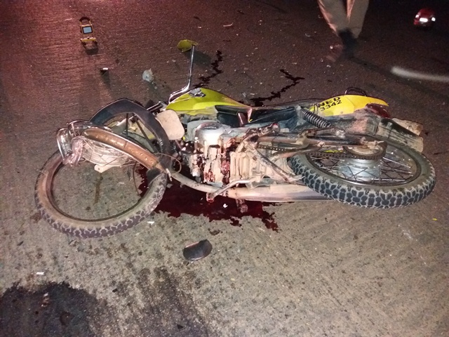 Choque frontal entre motos e deixa dois mortos e um ferido em BR que liga Vilhena a Colorado