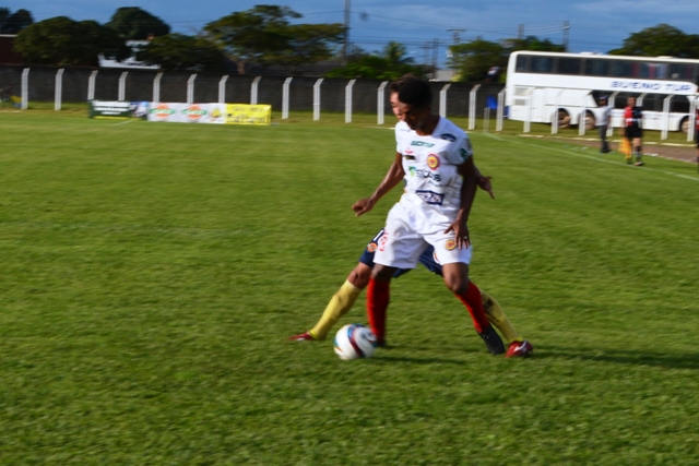 Com gol contra, Real Ariquemes vence o VEC no Gentil Valério