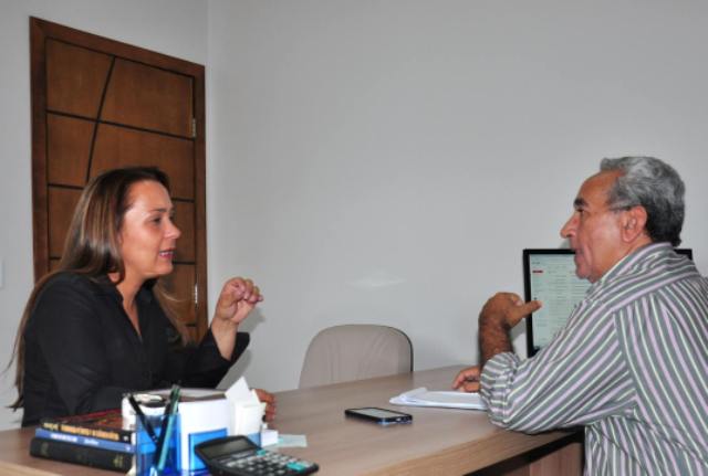 Com presença de governador, deputada entrega hoje sete ambulâncias para cidades do Cone Sul