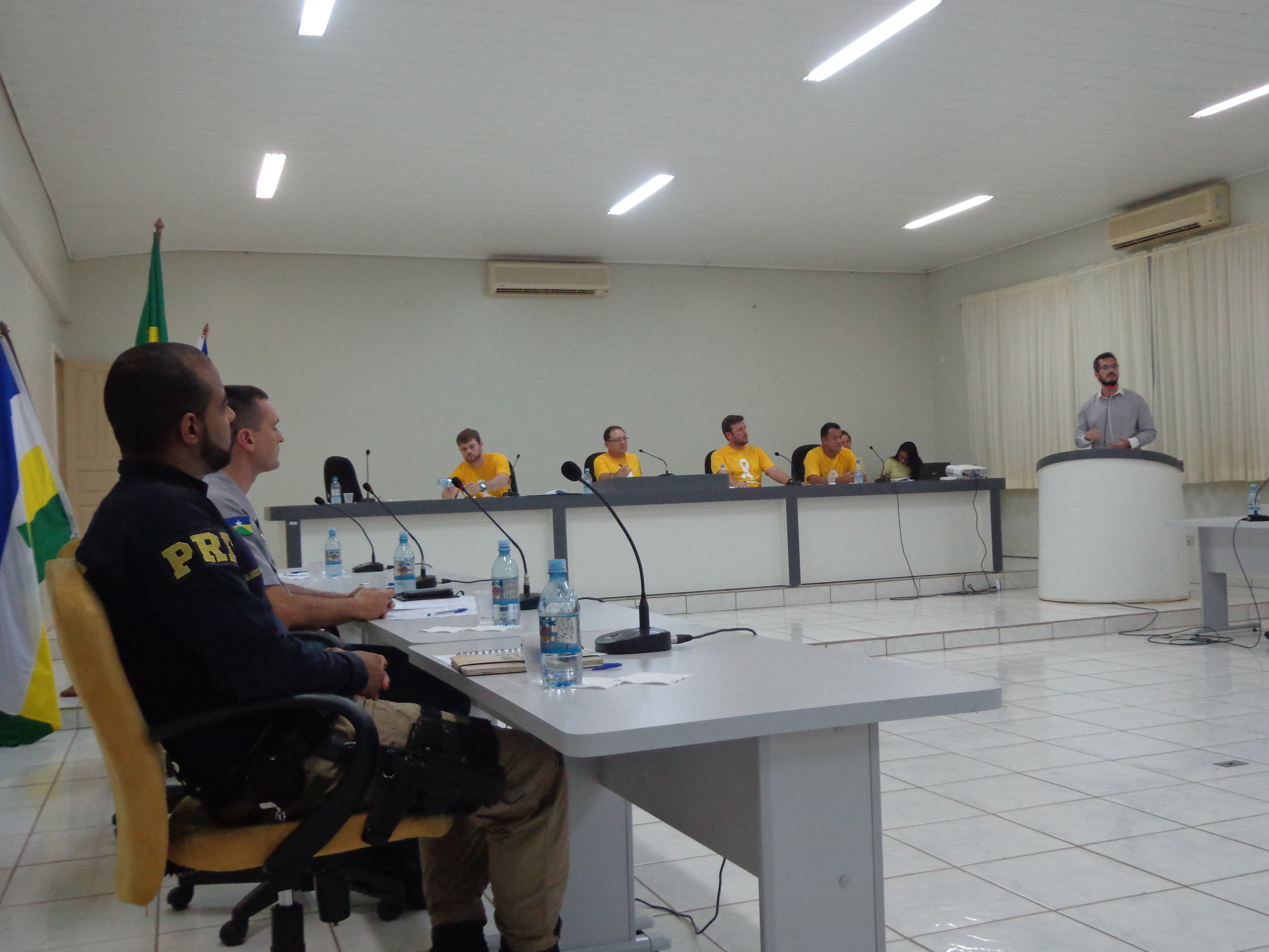 Sessão da câmara é marcada por início do Maio Amarelo em Vilhena