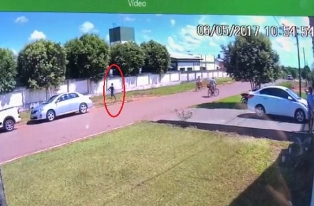 Veja vídeo: em cidade de RO, preso de 19 anos foge de hospital, pula no rio e desaparece na mata