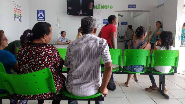 Mulher passa sete horas esperando atendimento em hospital de Vilhena; outro paciente volta pra casa