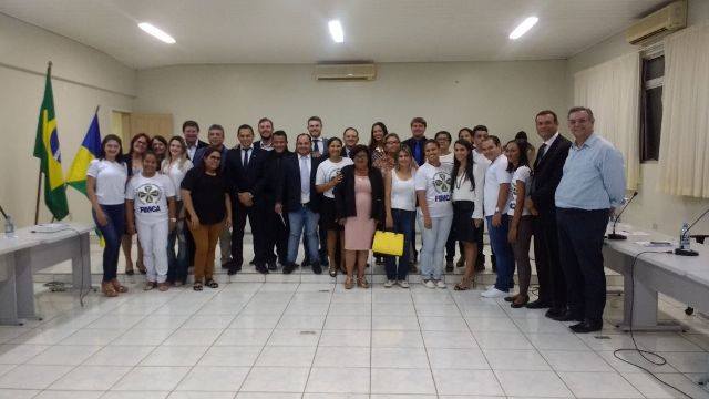 Vereadores entregam homenagem a enfermeiros durante sessão da Câmara de Vilhena