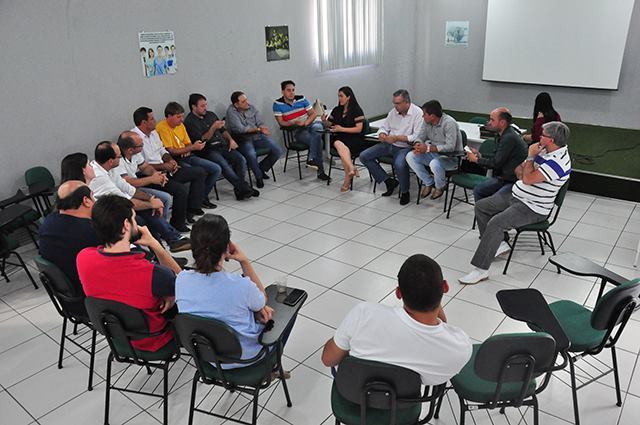 No Facebook, prefeita de Vilhena desabafa contra ataques e xingamentos por causa de projeto