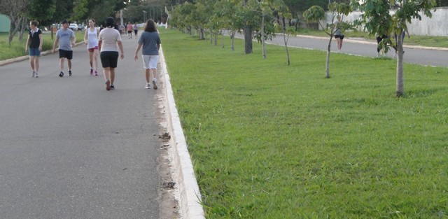 Juíza emite nota e prega bom senso no uso de avenida para prática de caminhadas em Vilhena