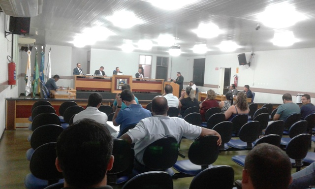 Em sessão da Câmara, vereadores de Cerejeiras desabafam sobre corrupção na política nacional