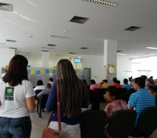 Agora é lei: cliente que passar 30 minutos em fila de banco receberá R$ 1 mil em Rondônia