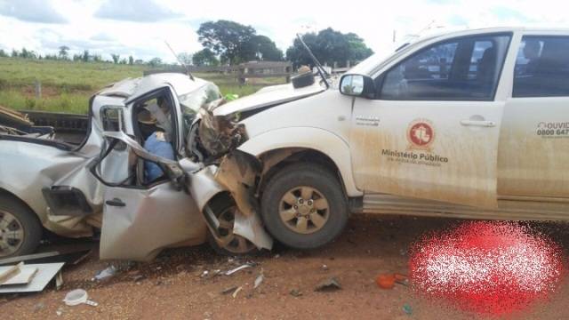 Vilhenenense morre preso a ferragens após choque entre picapes em cidade de Rondônia