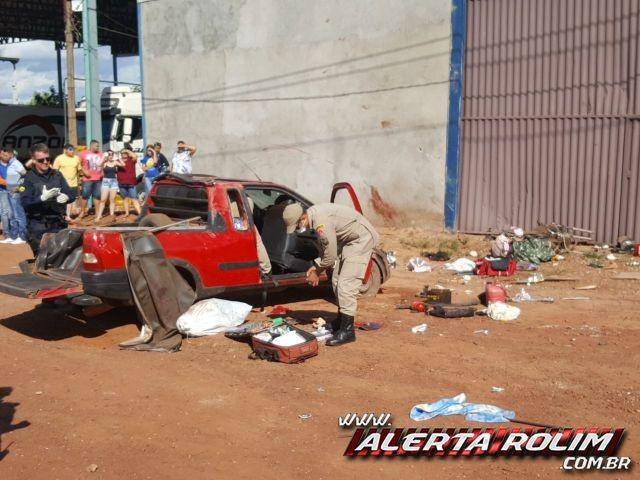 Carro com família de Colorado do Oeste a bordo se envolve em acidente na RO 010 e deixa um morto