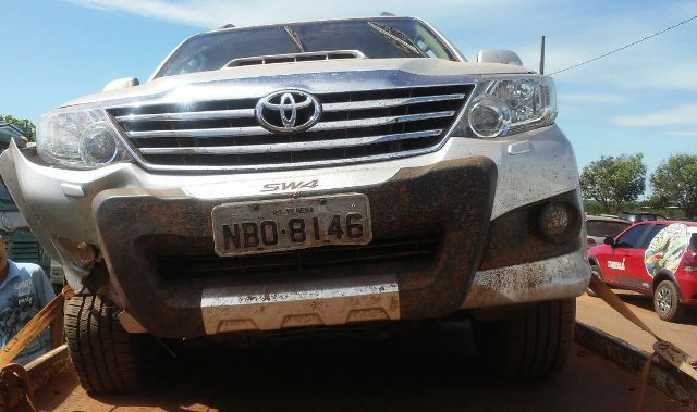 Bandidos que aterrorizaram médicos em Vilhena abandonam carros roubados no Mato Grosso