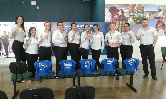 Em Cerejeiras, cooperados são incentivados a usar maquininha da própria cooperativa