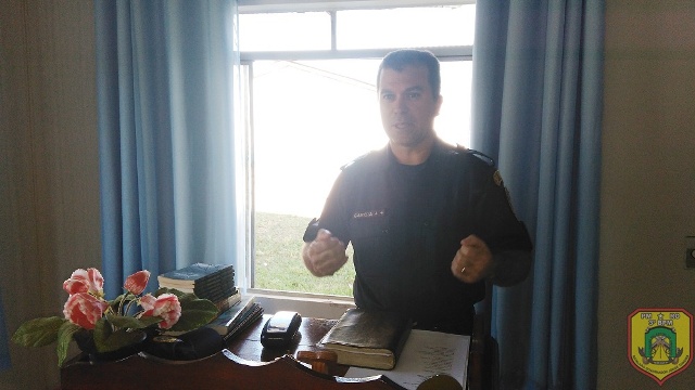 Policiais do 3º BPM participam de culto ecumênico e oram por mais segurança em Vilhena