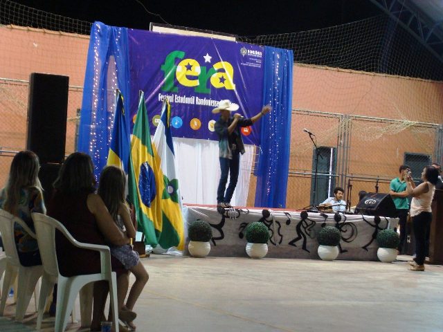 Estudantes do Cone Sul dão show em Festival de Artes; veja classificados para etapa estadual