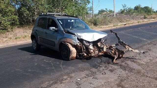 Acidente na BR 364 envolve carro, carreta e microônibus do Estado com placas de Cerejeiras