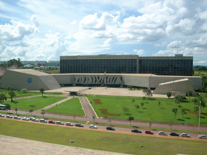 JUSTIÇA GASTA R$ 2,6 MIL PARA JULGAR CASO DE R$ 5,89