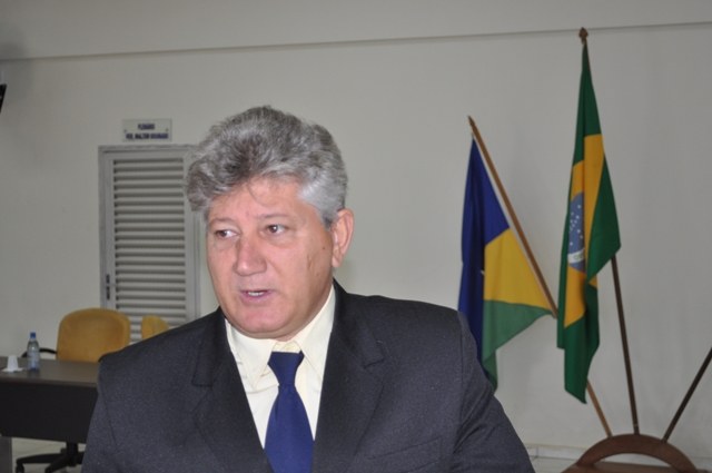VEREADOR CRITICA DEPUTADO-PASTOR POR PARTICIPAÇÃO EM HUMORÍSTICO DE TV
