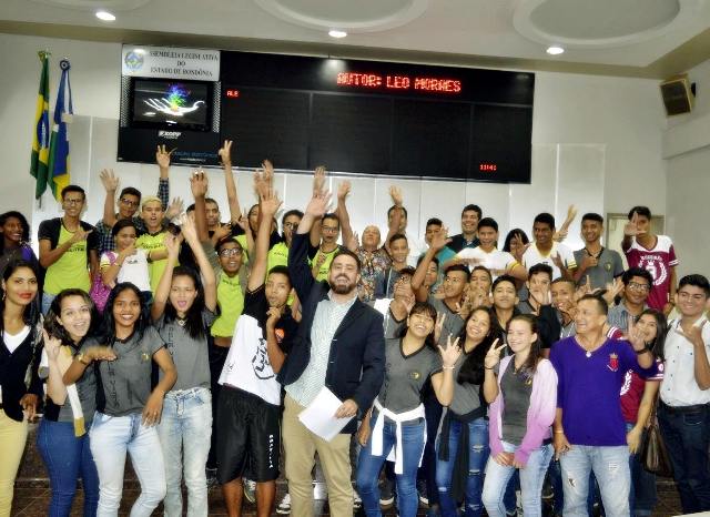 Governo veta, mas Assembleia mantém projeto que garante eleição direta nas escolas de RO