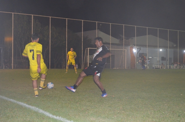 Dois jogos agitaram a Taça Aciv de Futebol Society nesta terça-feira 