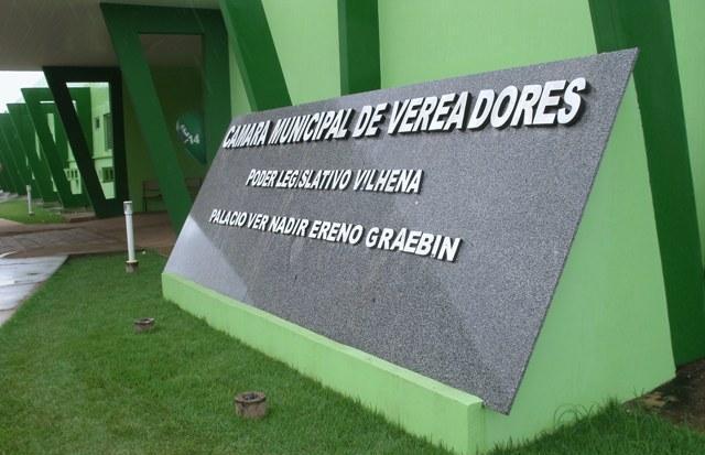 Advogado protocola CPI contra Rosani; aliados de prefeita reagem e querem cassar vereador oposicionista