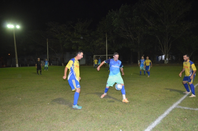 Cinco jogos movimentaram a Taça Aciv nesta quinta-feira; 17 gols foram marcados