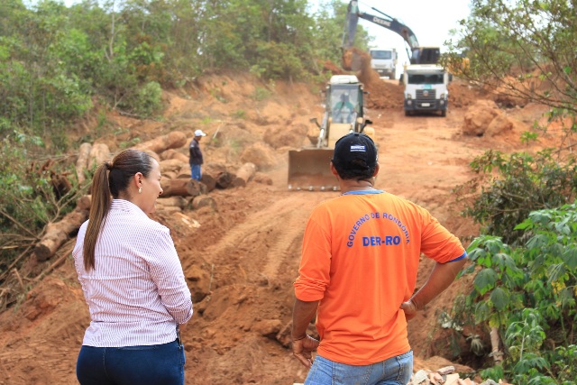 Deputada intercede e DER de Colorado realiza construção de ponte na Linha 135 em Vilhena