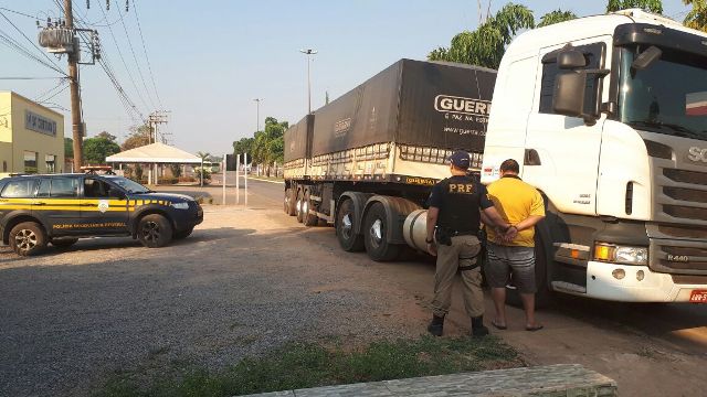 Carreta que levava café de Rondônia para SP é furtada e depois recuperada pela PRF no Mato Grosso