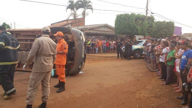Vilhena: após capotamento, mecânico é atirado pela janela e morre esmagado pela van que dirigia