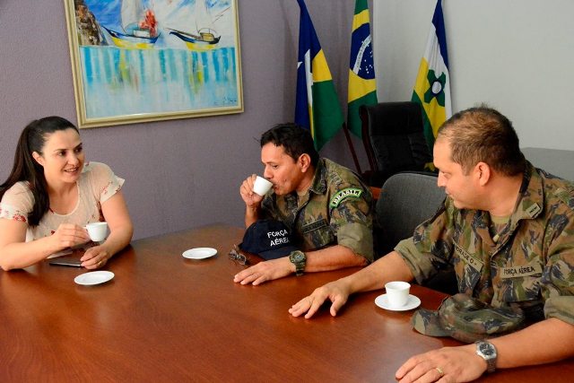 Vilhena: através do Facebook, prefeita anuncia parceria com a Força Aérea para realização de cirurgias