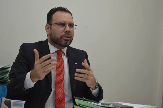 Juiz indefere liminar na qual advogado pedia que prefeita exonerasse parentes em Vilhena