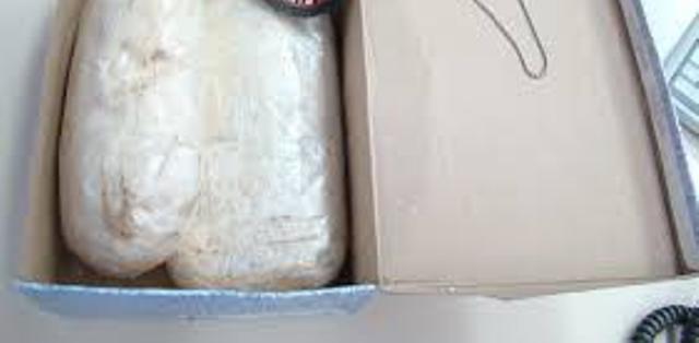 Vilhena: PRF prende cerejeirense trazendo cocaína em taxi; droga vinha em caixa de sapato