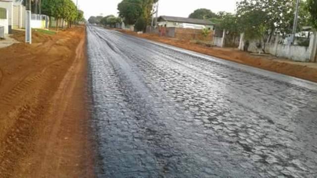 Obras de asfaltamento de 12 km de ruas e avenidas em Cerejeiras chegam a 70% de conclusão