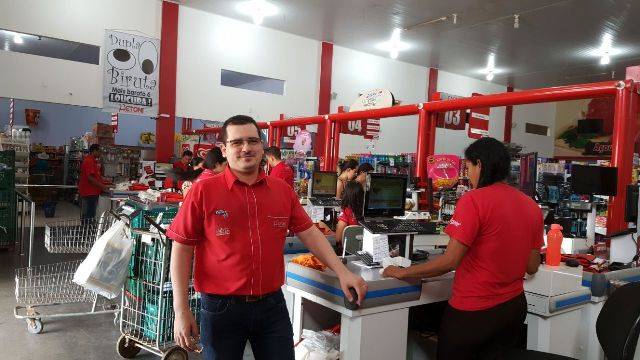 Em Cerejeiras, empresário grava vídeos para esclarecer sobre promoção “biruta” em seu comércio