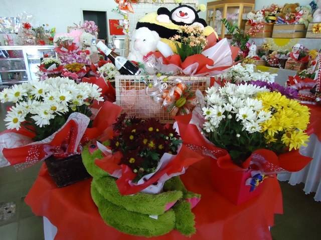 DIA DOS NAMORADOS: FLORES E PERFUMES LIDERAM LISTA DE PRESENTES