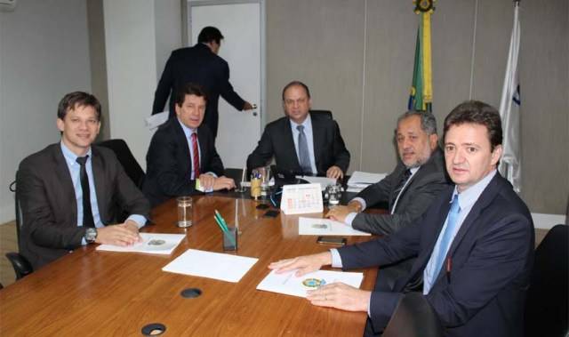 Cassol anuncia cursos de medicina em três cidades; graduação prevista para Vilhena segue paralisada