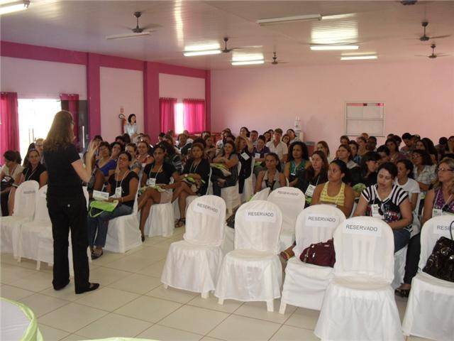 PROFESSORES DISCUTEM EDUCAÇÃO INCLUSIVA DURANTE SEMINÁRIO EM VILHENA