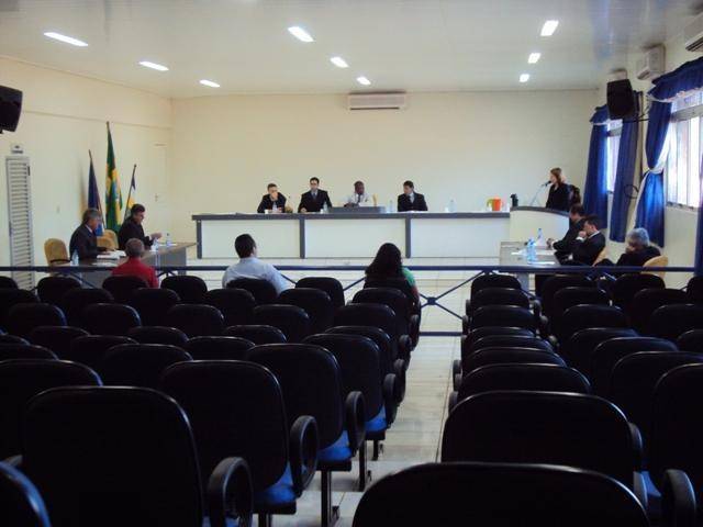 VEREADORES ADIAM DESCENTRALIZAÇÃO DE RECURSOS DA MERENDA ESCOLAR