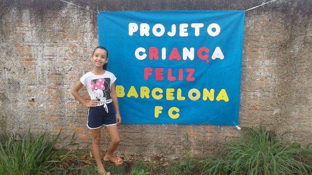 Barcelona proporciona uma tarde de brincadeiras para crianças do Projeto Social do clube