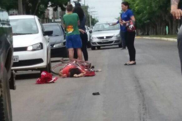 Acidente envolvendo carreta em via urbana de Vilhena causa a morte de uma mulher de 50 anos