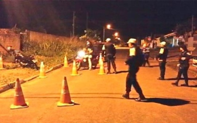 Embriagada, mulher cai duas vezes em blitz durante a mesma noite em cidades diferentes em Rondônia