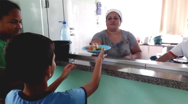 Merendeira de Vilhena vence concurso de melhor receita escolar de Rondônia e vai parar em livro