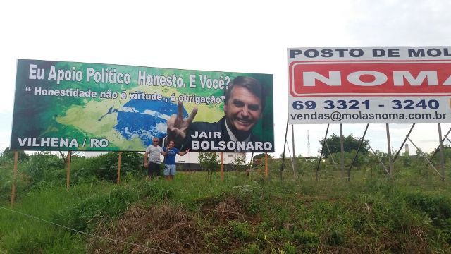 Instalada por voluntários, propaganda de Bolsonaro em Vilhena pode ser alvo de ação do MP na justiça
