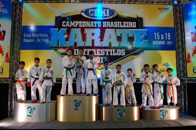 Vilhenense de 08 anos é campeão Brasileiro de karate Interestilos em São Paulo