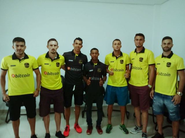 Vilhenense apresenta mais três atletas da cidade e uniformes da diretoria