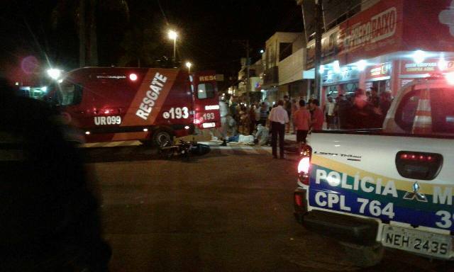Choque entre duas motocicletas deixa um morto e outro em estado grave no centro de Cerejeiras